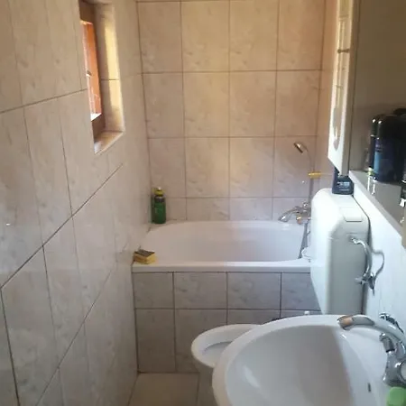 Apartmaneskinazi Apartment *